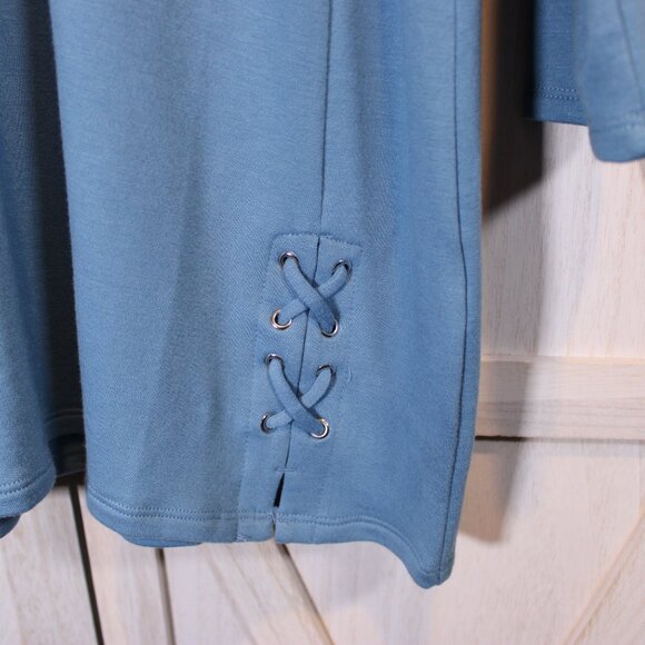 Chico’s Blue Lightweight Top Size 2 - Picture 5 of 5